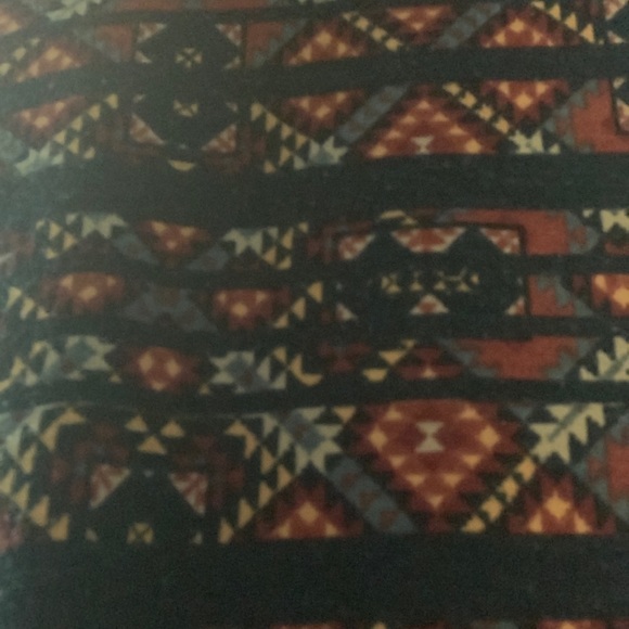 LuLaRoe Carly. XXS (size down 1-2 sizes) - Picture 2 of 2